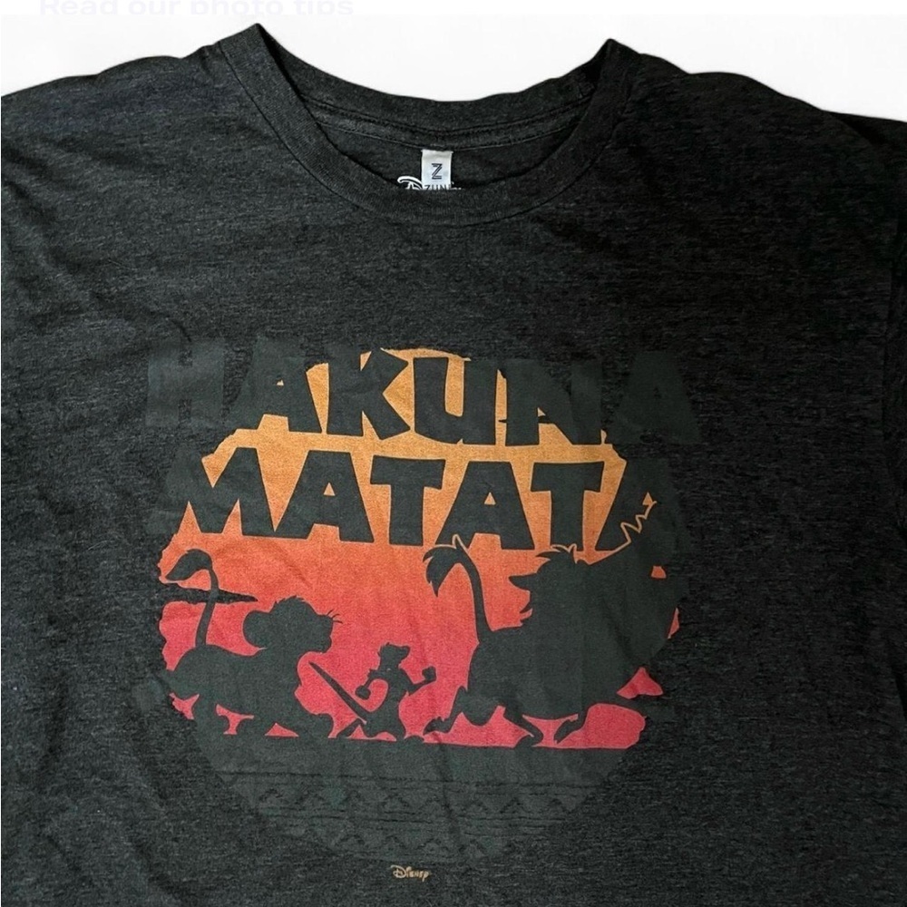 Disney Hakuna Matata Sunset Circle Gray Women’s Large Soft Short Sleeve Shirt - Picture 2 of 5